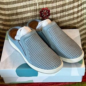 Earth Origins Perforated Leather Slip-On Clogs Emilia Steel Blue 8.5